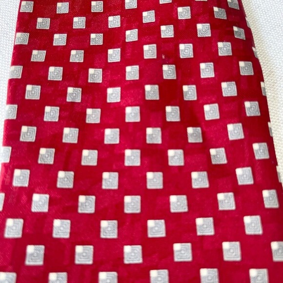 STAFFORD Men’s 100% Silk Tie. Red - Picture 6 of 8
